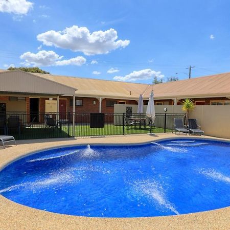 Top Of The Town Motel & Apartments Benalla Exterior photo