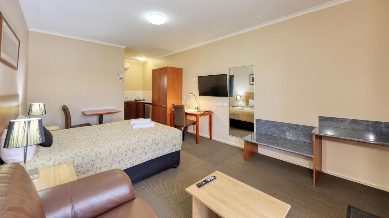 Top Of The Town Motel & Apartments Benalla Exterior photo