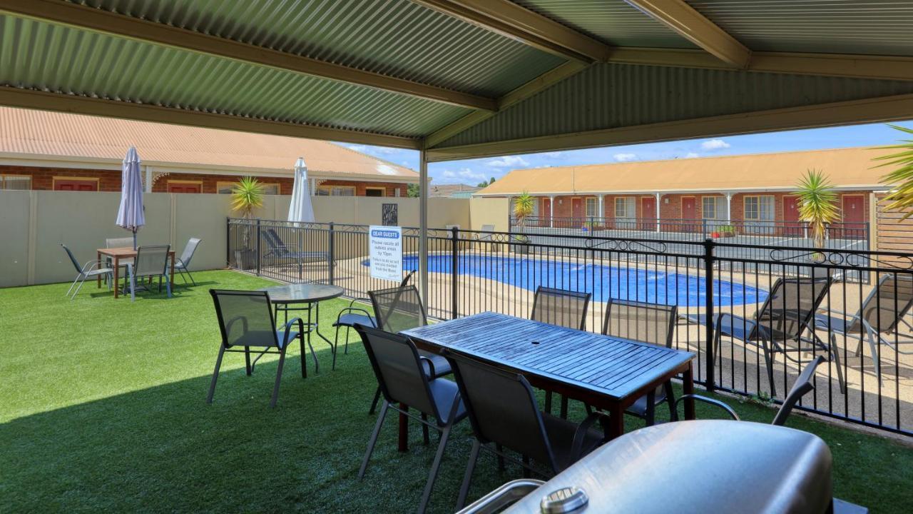 Top Of The Town Motel & Apartments Benalla Exterior photo