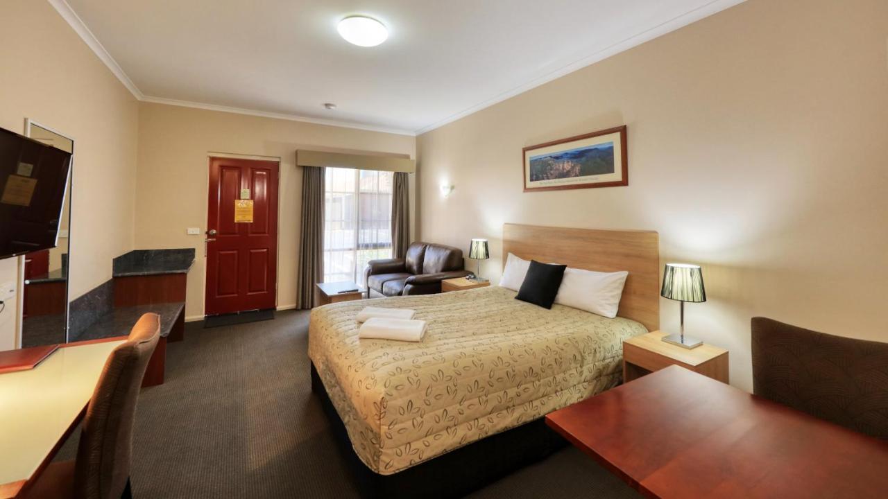 Top Of The Town Motel & Apartments Benalla Exterior photo