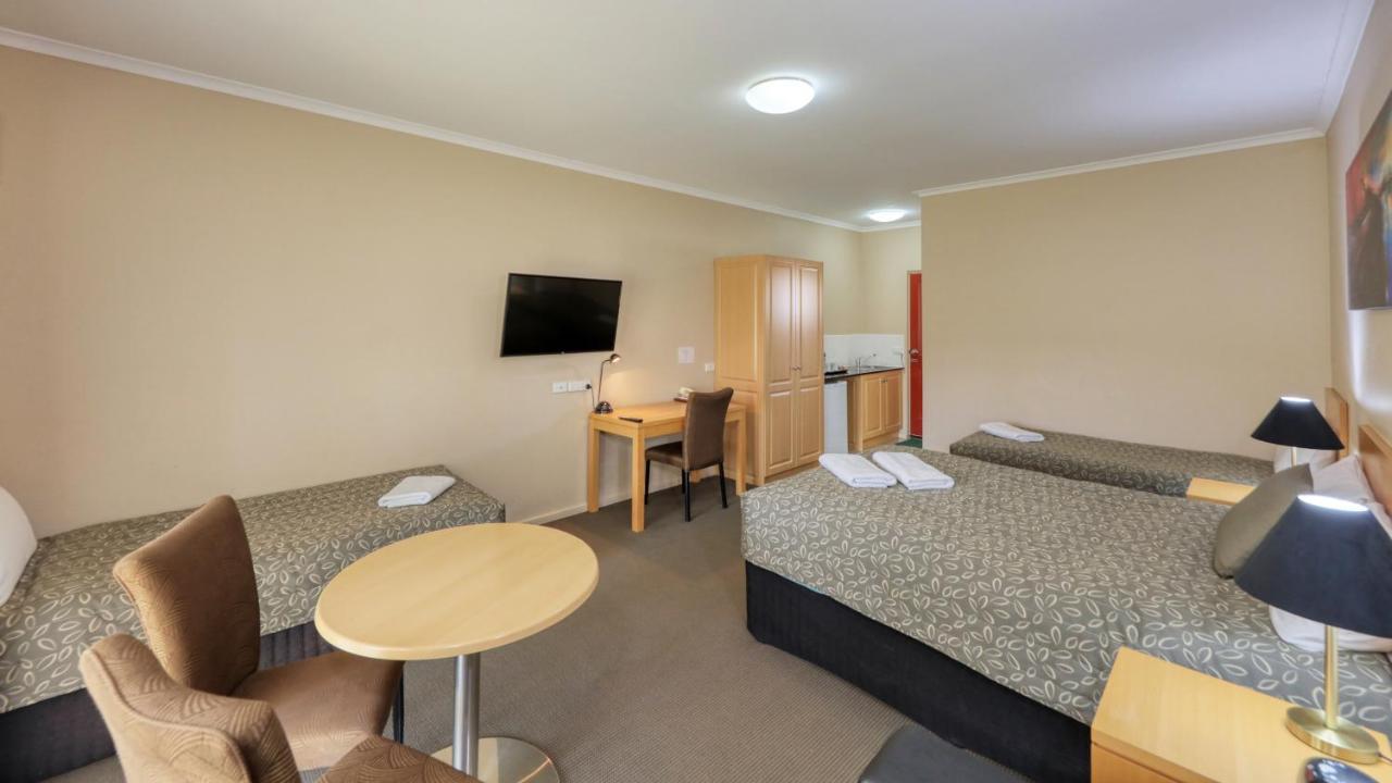 Top Of The Town Motel & Apartments Benalla Exterior photo