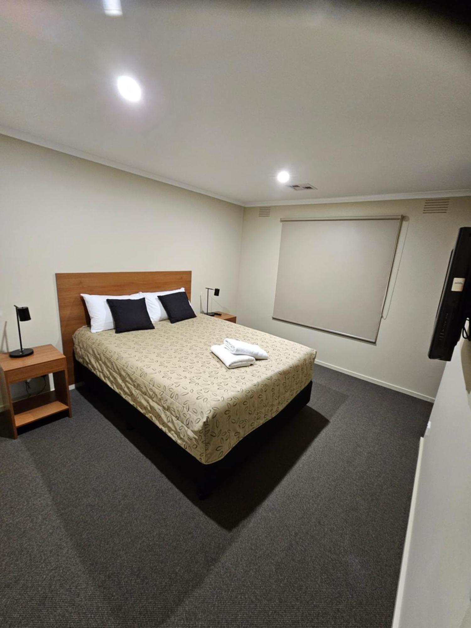 Top Of The Town Motel & Apartments Benalla Exterior photo